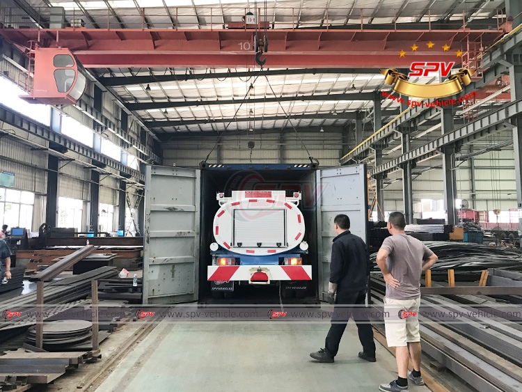 Fuel Tank Truck ISUZU - Loading into Container 02